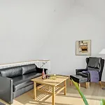 Сasa de vacaciones 2 Bedroom Cozy In Romo