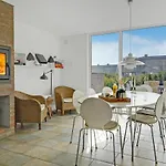 Сasa de vacaciones 2 Bedroom Cozy In Romo