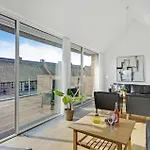 Сasa de vacaciones 2 Bedroom Cozy In Romo